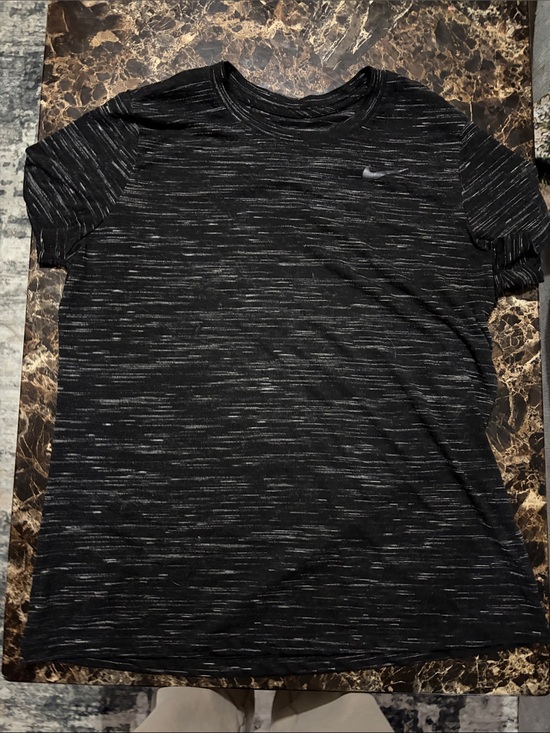 Nike Tops - Nike Women’s Black Heathered Short Sleeve Crew Tee